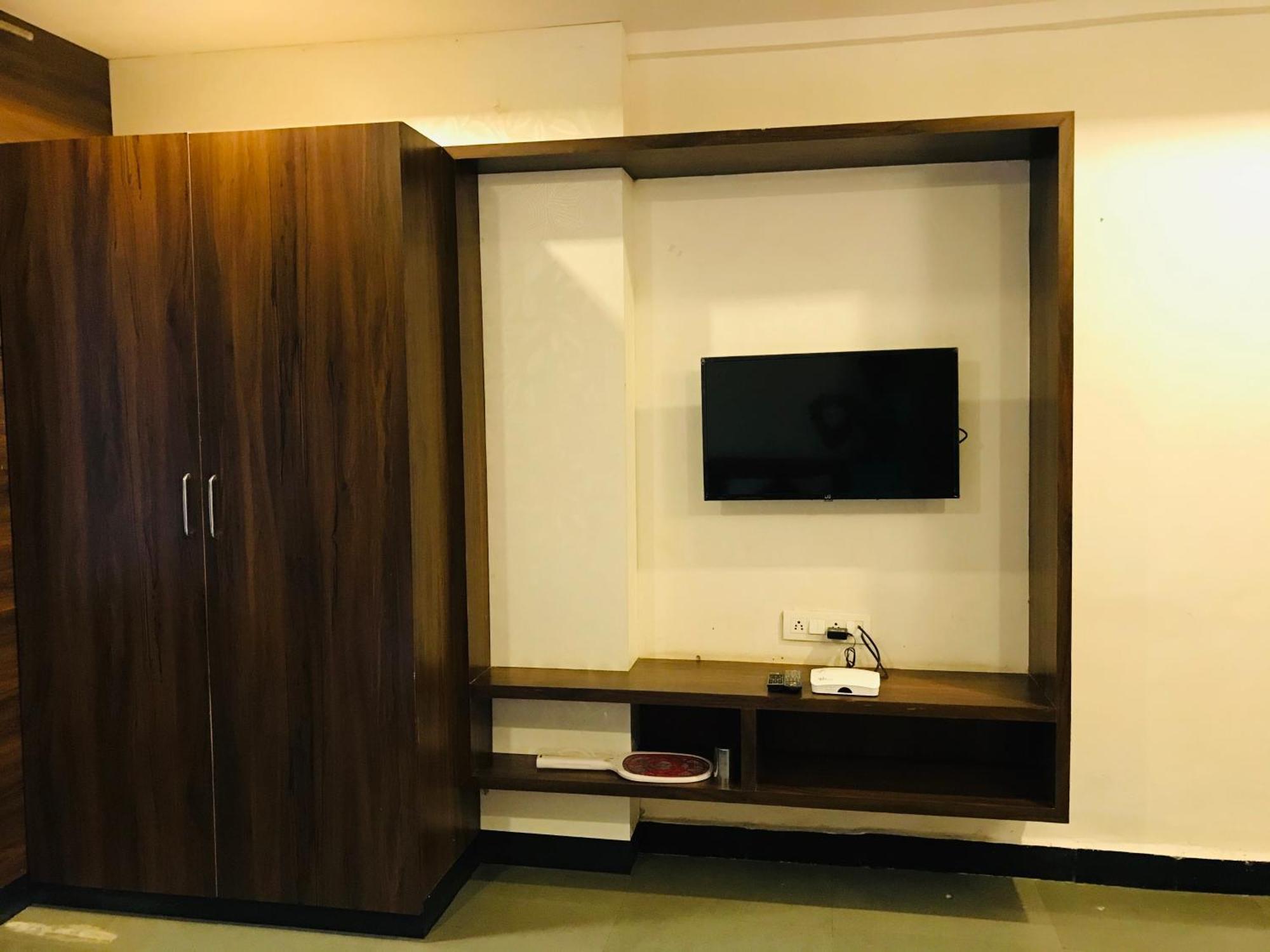 Liva Rooms ناسيك المظهر الخارجي الصورة